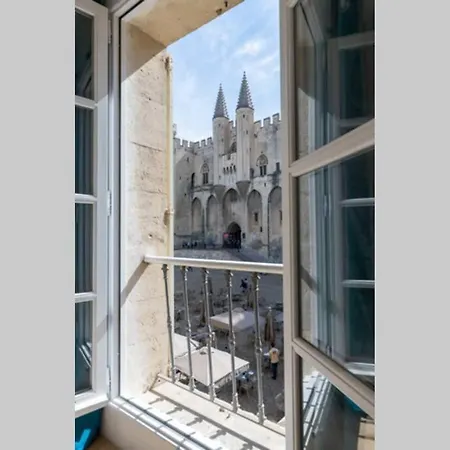 Bien D'exception En Face Du Palais Des Papes Apartment *