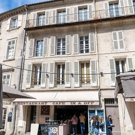 Bien D'exception En Face Du Palais Des Papes Apartment *